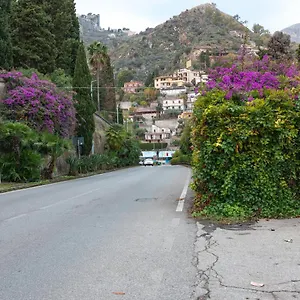 Amuni Taormina