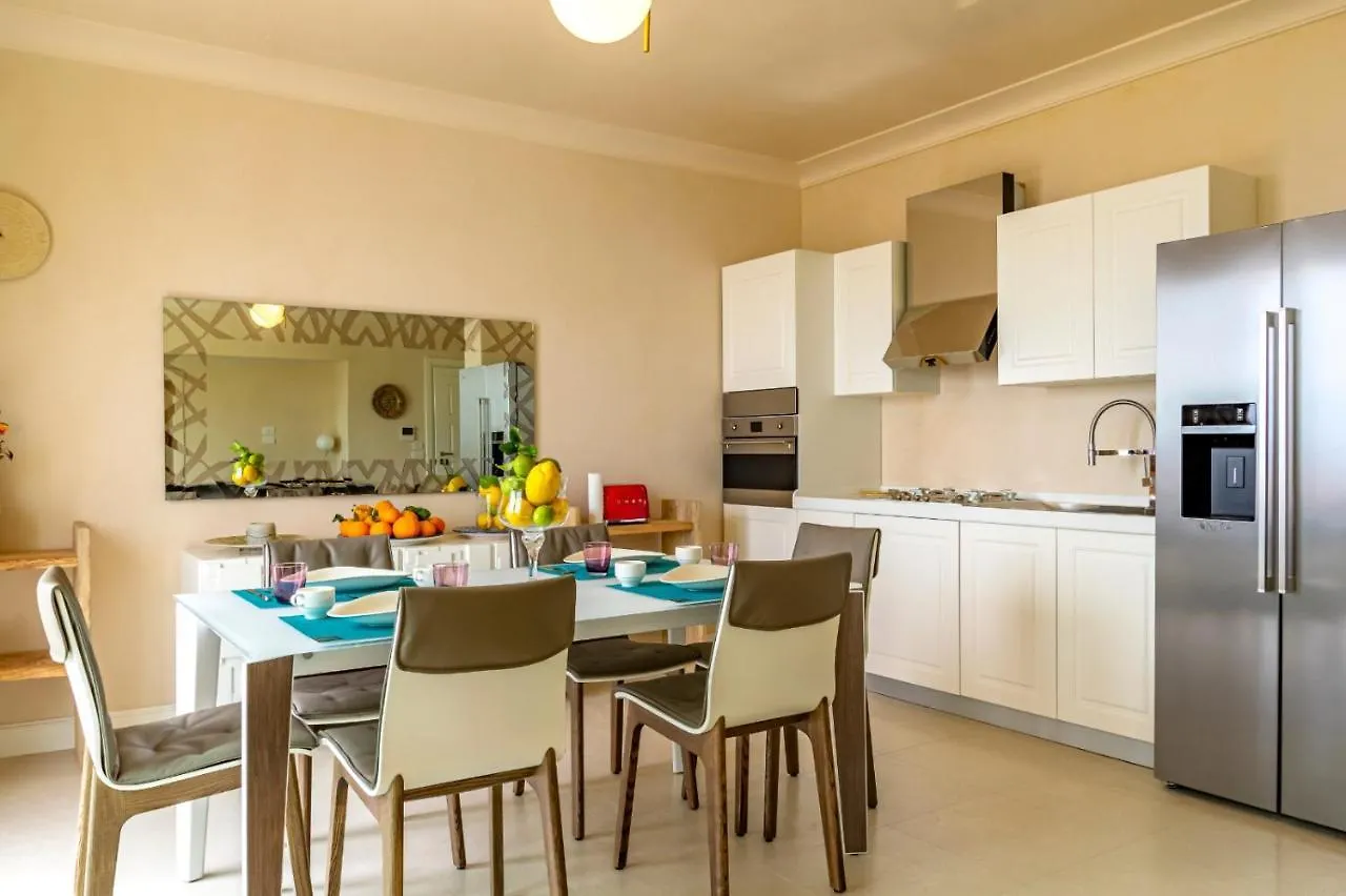 Taormina Skyline Villa 0*,